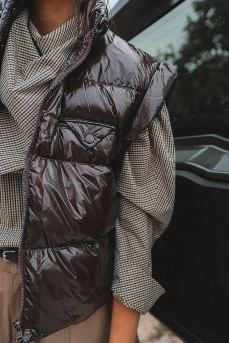  040 BROWN